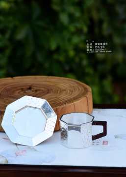 Stylish Insulated Coffee Cup Perfect for Car Use