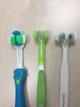 Three heads brush pets toothbrush made in China