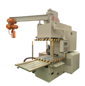 Open-type C-type wax injection machine