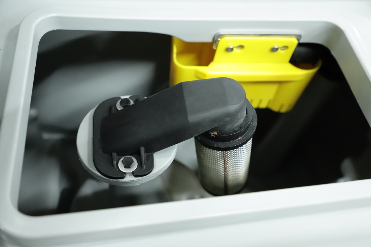 Industrial floor scrubber