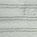 Dehnbarer gestrickter Spitzenstoff mit Blumenstreifen