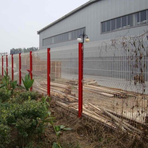 Goedkope plaatwerk hekpanelen / gerecyclede plastic hekpalen / bochtige gelaste afrastering