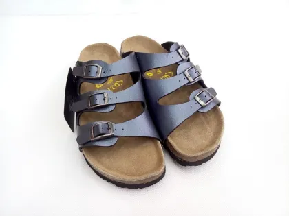 Wholesales women beach sandals slip-on casual slippers outdoor