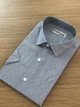 Exquisite men's stand-up collar shirt