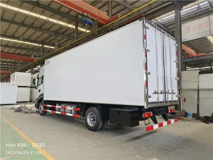 10ton Dongfeng Refrigerated Freezer Truck