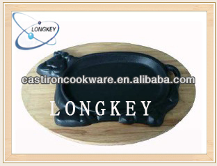 2014 New Design Cast Iron Sizzler Plate with Wooden Base