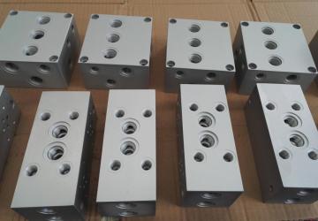 Blocco valvola idraulico 3