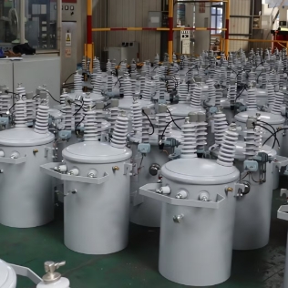 7200/12470Y 120/240 egyfázisú pólusra szerelt transzformátor