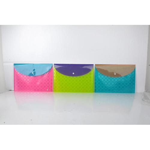 Water resistant brilliant color filling envelopes