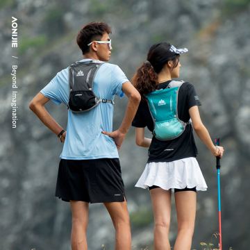 공장 가격 OEM OM OMM Custom Fashion Hydration Trail Running Backpack과 여성과 남성을위한 1.5L 방광