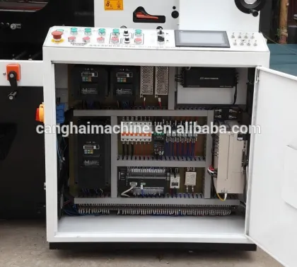 Corrugated paperboard laminating machine