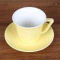 6 OZ jaune tasse et soucoupe