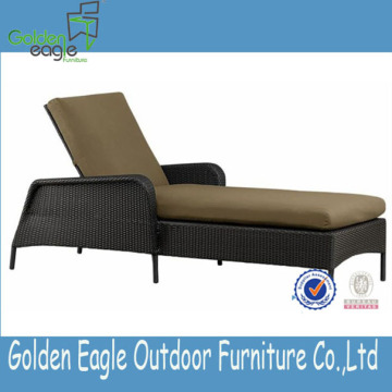 Panlabas na Poolside Foldable Rattan Sun Lounger