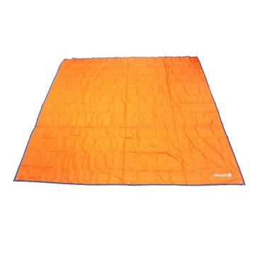 Folding Waterproof Picnic Mat for Beach and Camping