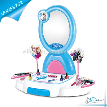 Girls Plastic Toy Makeup Mirror Set