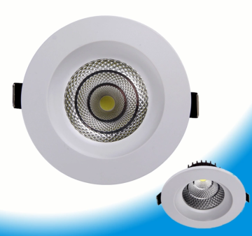 Sufitowy downlight LED do oświetlenia ściennego