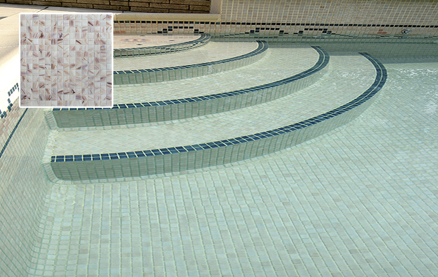 Açık pembe erimiş cam mozaik yüzme havuzu karoları