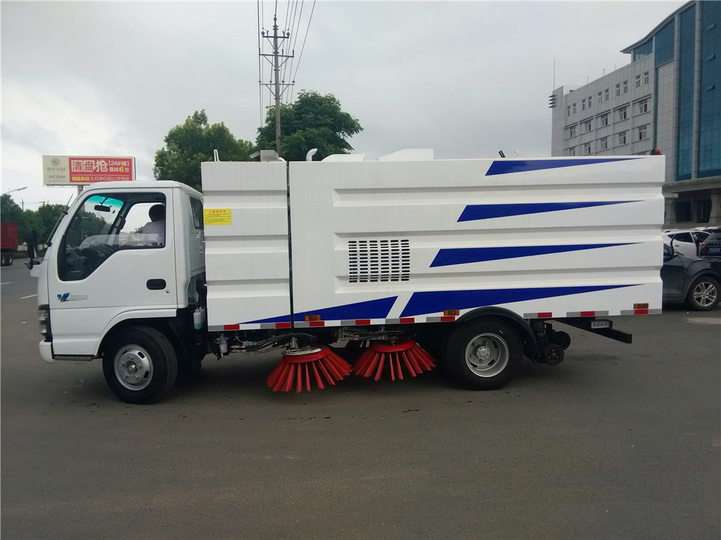 isuzu street sweeper truck 2