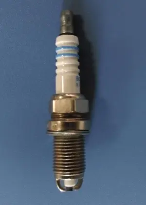 BOSCH Spark plug FLR7DC+ 7 7402  OE 0242235668