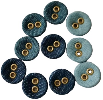 Round Fabric Cover Garment Accessory with Two Holes for Sewing Buttons