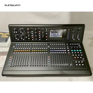 M32 Digital Console: 32 Microphone Preamplifiers and 25 Mix Buses for Live and Studio