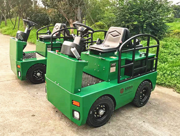 Four-Wheel Electric Tow Tractor for Factory