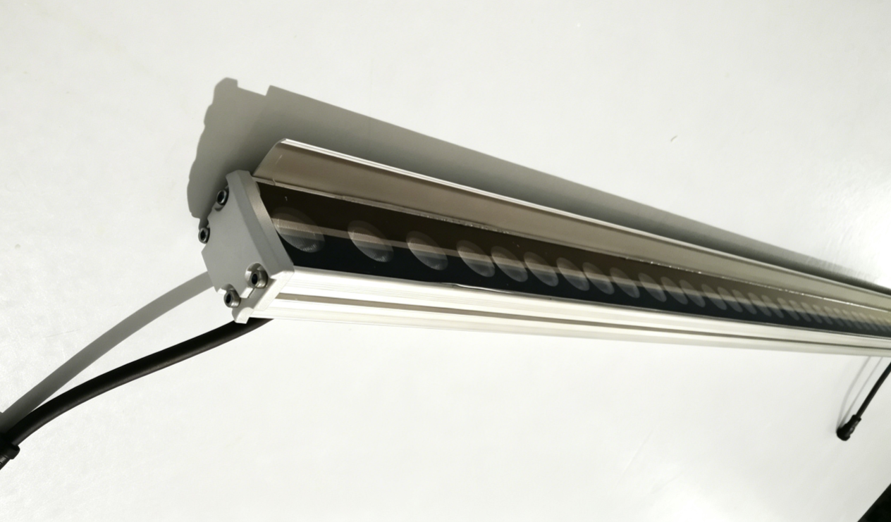 wall washer with shield