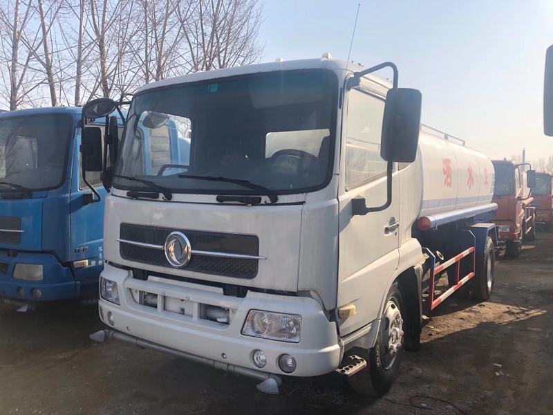 10-12M3 Dongfeng 4x2 TACHER TRACKLER TRACKLER