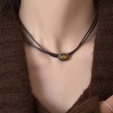 Collana a trifoglio a quattro foglie semplice in lega - gioielli da colletto da donna di lusso leggero
