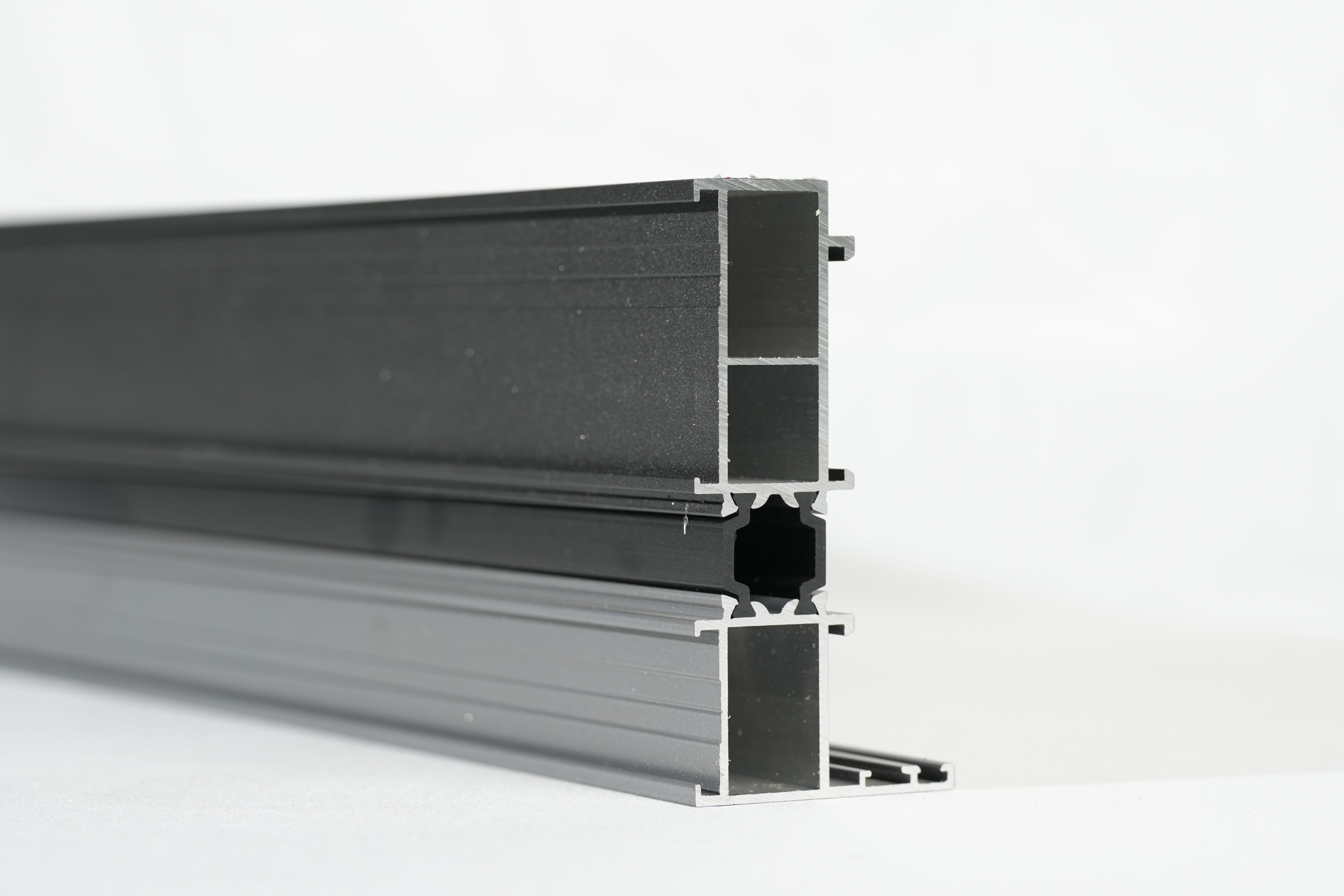 Hanging rail sliding door
