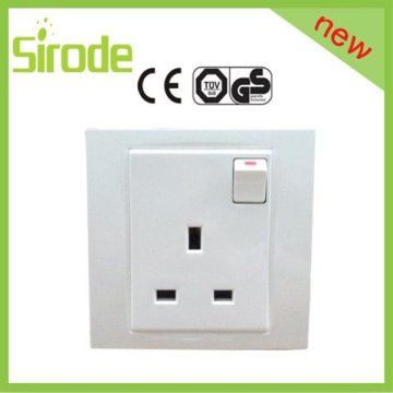 Single Gang British Wall Switched Socket (9301-45)