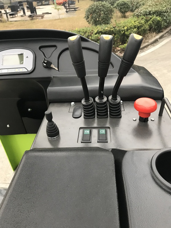 Electrical Reach Truck 2T