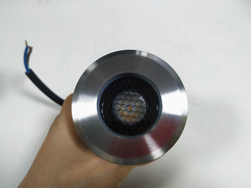 High strength stainless steel underwater spotlight