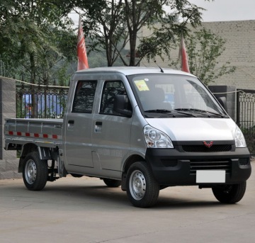 Specialty Delivery Truck with Flatbed and Pallet Capabilities