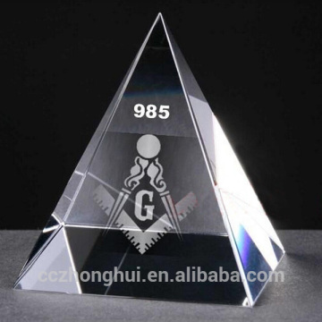 2016 New design crystal pyramid