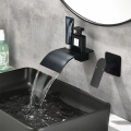 Grifo de lavabo de montaje en pared de arco negro mate