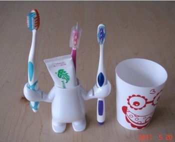 Toothbrush & toothpaste holder with washing cap