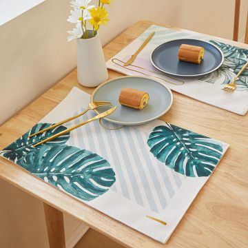 Gepersonaliseerde linnen katoenen tafelmatten: kleurrijke, wasbare gedrukte placemats voor eettafels