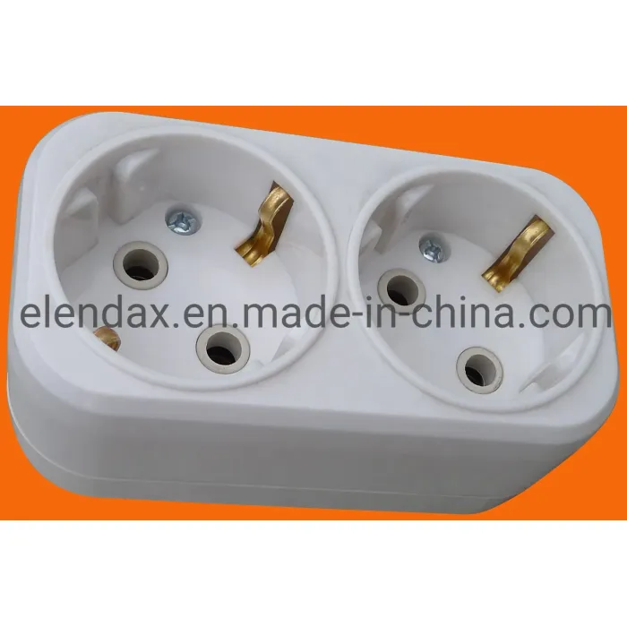 Soket Adaptor Daya Standar UE 16A (P8813)