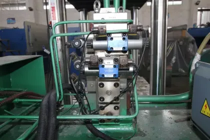 Building Machine Hydraulic Press , Four Poles Hydraulic Press , Hydraulic Press