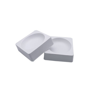 Thermoforming small square plastic trays