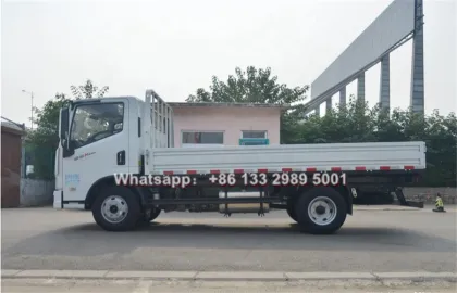 SAIC Yuejin 4.2 meter cargo box 6 ton lorry trucks for sale