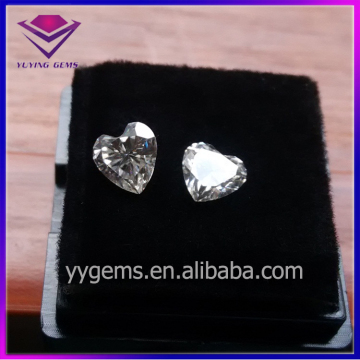 Excellent Cutting Heart DEF White Synthetic Moissanite Gemstone Diamond Wedding Ring