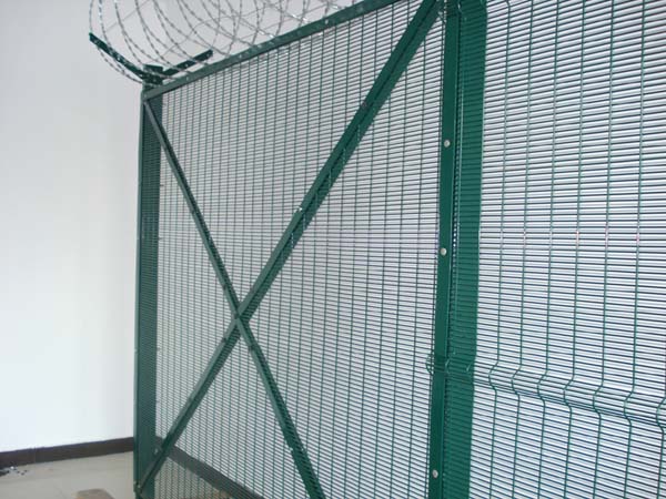 PVC Coated And Galvanized 358 Security Fence