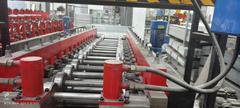 Reinforced Bridge Cover Forming Machine Technology