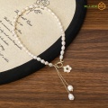 Natural Freshwater Pearl Beaded Necklace with Flowers