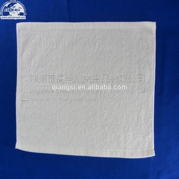 White cotton lint free disposable towels