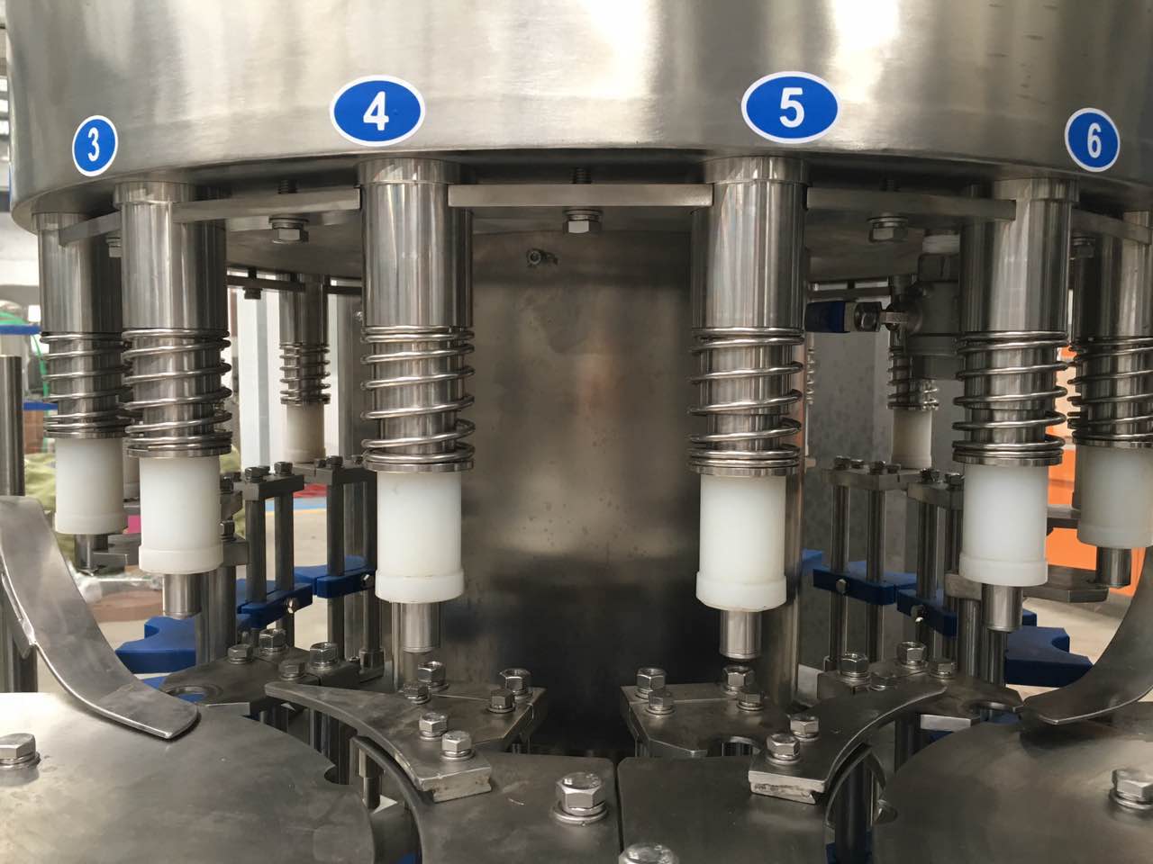 Soft Drink Filling Machine