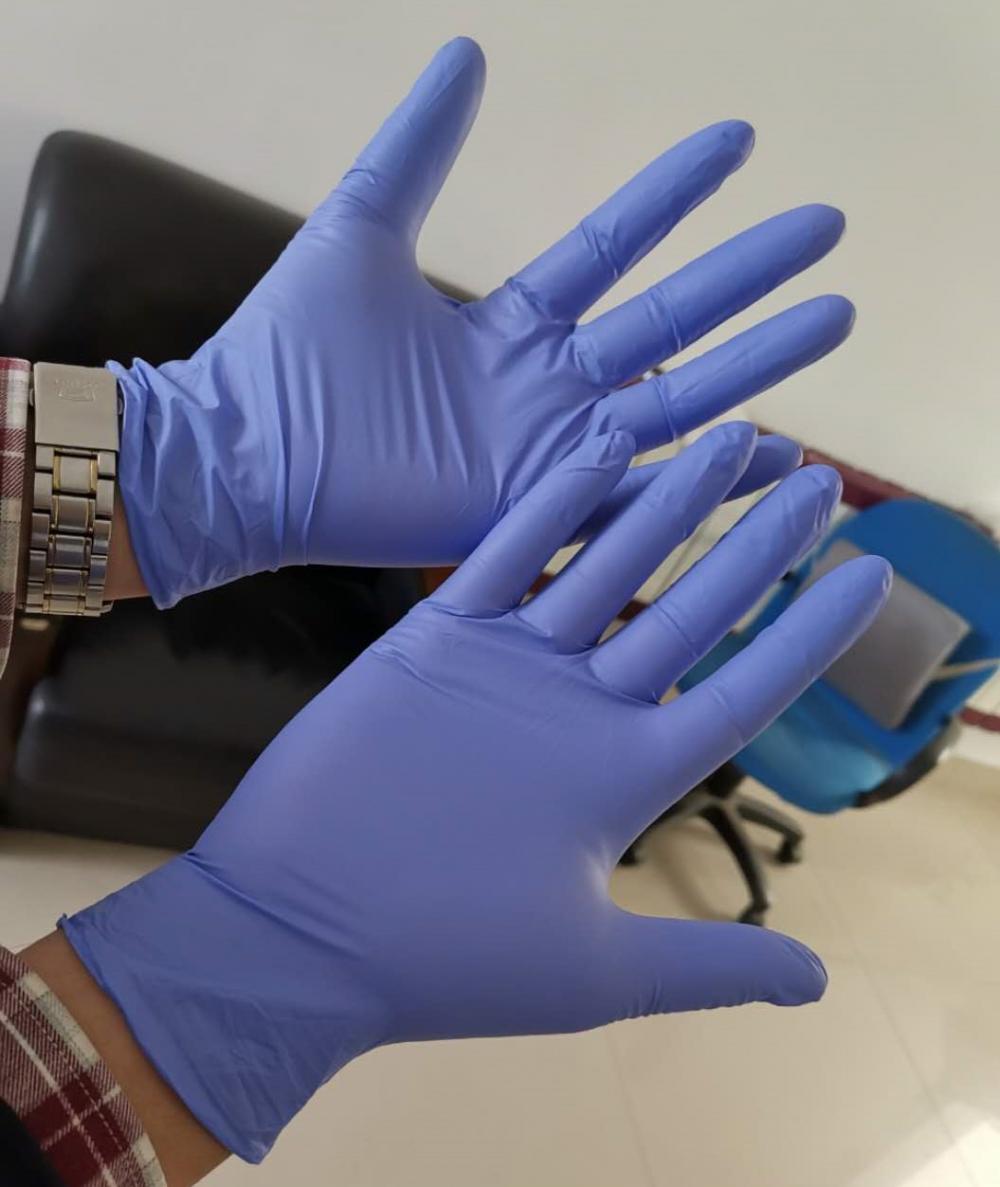 Перчатки hands. Nitrile Gloves перчатки производитель. Disposable Vinyl Gloves перчатки. Перчатки нитриловые 4 hands. Резиновые перчатки медицинские производитель.