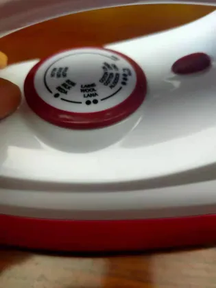 Iron Box Dry Ironing Presses for Quick Drying and Clothes Ironing